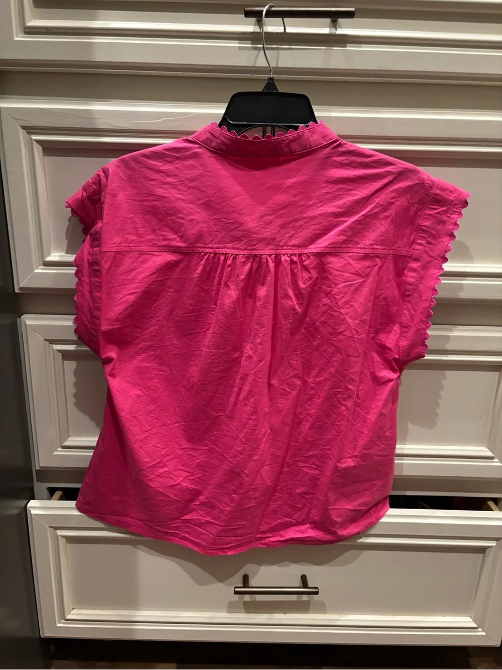 Entro Hot Pink Scallop-Trim Cap Sleeve Button Front Top, Size Small